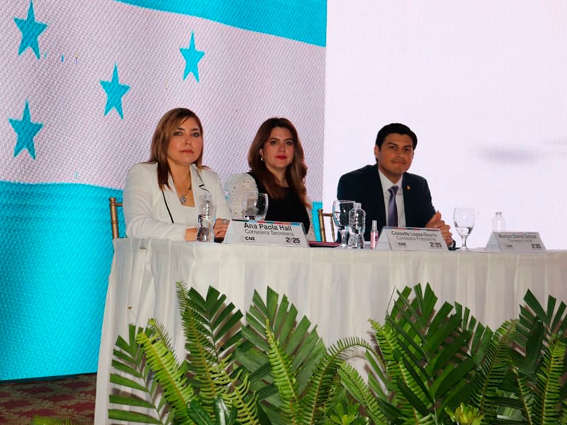El CNE de Honduras enfrenta denuncias por bloqueo institucional El CNE de Honduras enfrenta denuncias por bloqueo institucional
