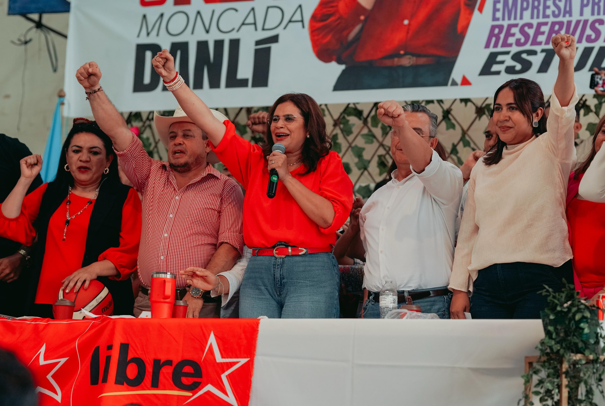 Honduras enfrenta crisis política por denuncias de sabotaje institucional Honduras enfrenta crisis política por denuncias de sabotaje institucional