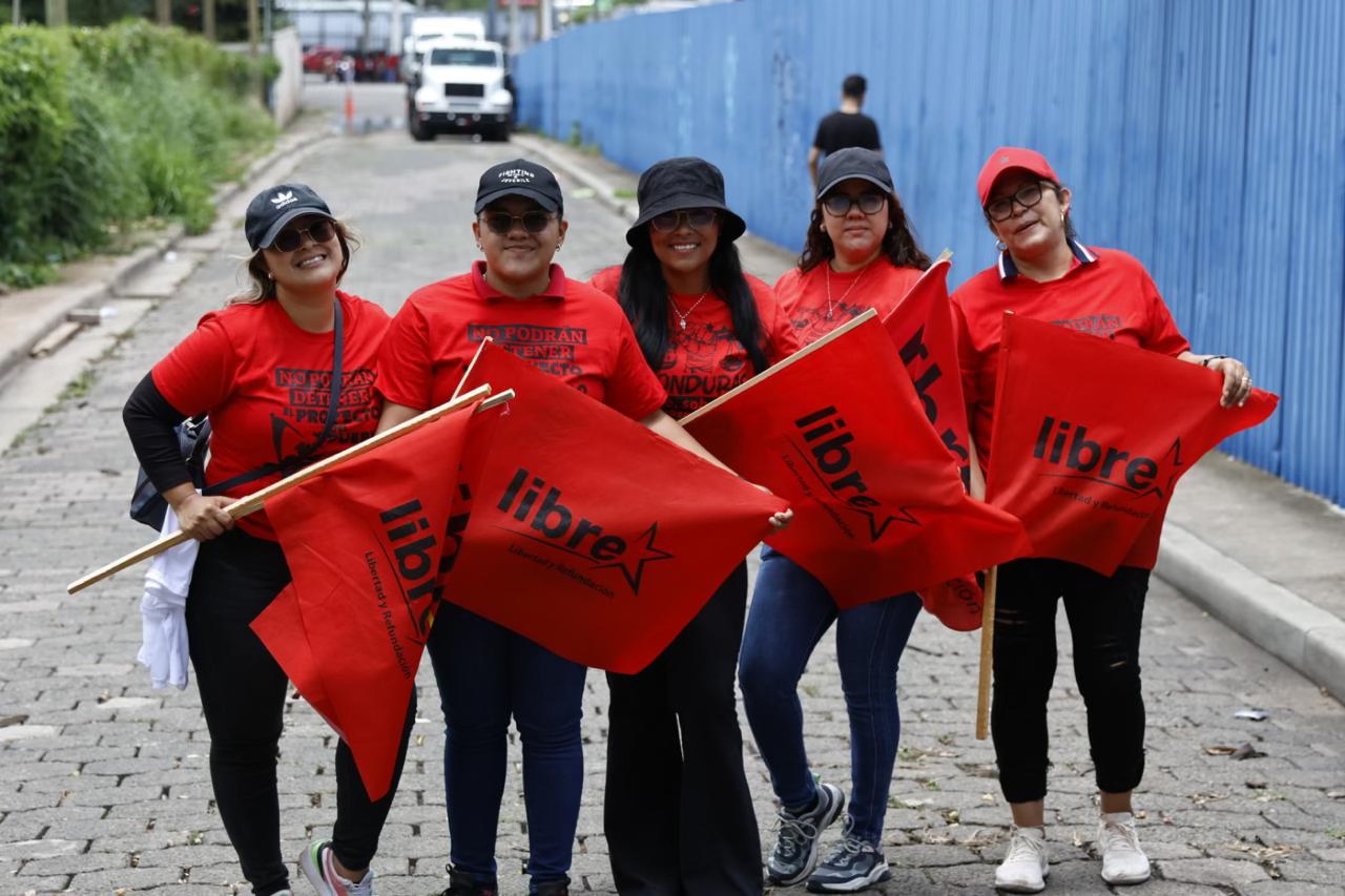 Partido LIBRE sufre descenso en popularidad rumbo a elecciones en Honduras Partido LIBRE sufre descenso en popularidad rumbo a elecciones en Honduras