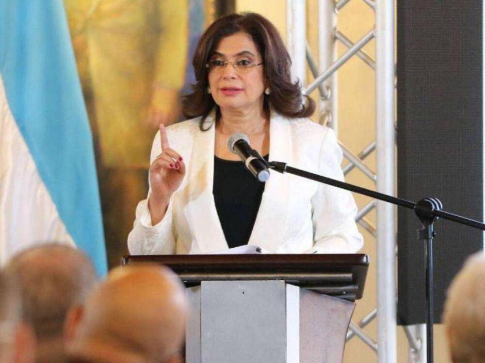 Rixi Moncada y su campaña contra “Las 10 Familias”: cambios en la economía hondureña Rixi Moncada y su campaña contra “Las 10 Familias”: cambios en la economía hondureña