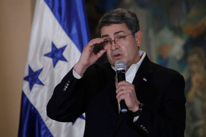 Gobiernos de Xiomara Castro y Juan Orlando Hernández: corrupción, crimen organizado y persistencia institucional en Honduras Gobiernos de Xiomara Castro y Juan Orlando Hernández: corrupción, crimen organizado y persistencia institucional en Honduras